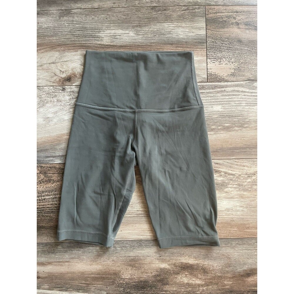 Lululemon Shorts Sage Green Yoga Shorts Women 10 inch Inseam Size 4